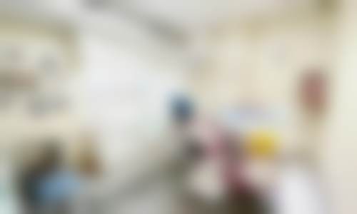 二、北京诺美口腔门诊部角门店医生团队，打造专精诊疗服务