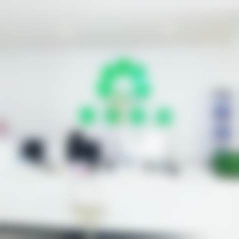 二、成都爱雅美齿口腔诊所医生团队，打造专精诊疗服务