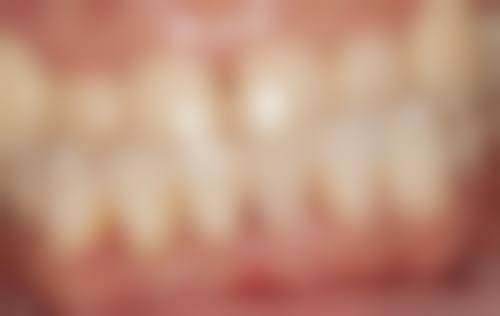 二、东莞石碣金中口腔门诊部医生团队，打造专精诊疗服务