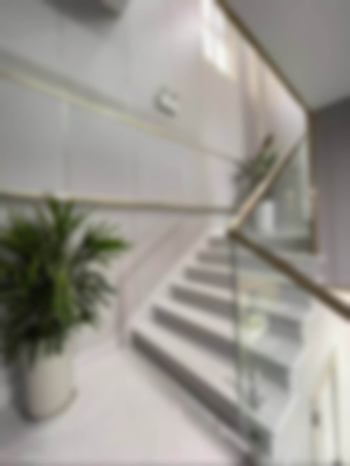 石家庄齿度医院管理有限公司裕华口腔诊所[前牙微创美学修复]1280元/颗 十余年经验医师坐诊，精通全瓷修复与冷光美白，师从市口腔医院知名主任