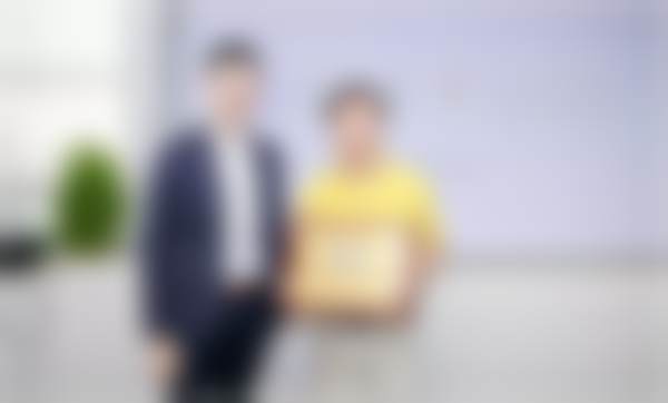 上海美奥口腔门诊部[牙齿种植]9800元起：精通穿颧穿翼、即刻负重等高难种植技术，设备先进，专家亲诊更精准放心