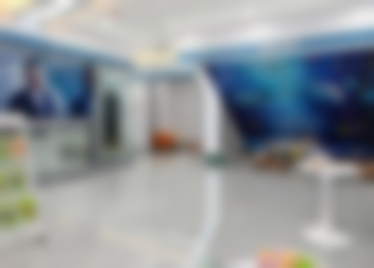 西双版纳喜乐口腔门诊部[微创即刻种植]3000元/颗 由英国皇家外科学院种植博士亲诊，微创创口小、恢复快，种植成效更稳定