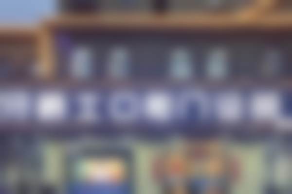 二、南通牙爵士口腔门诊部医生团队，打造专精诊疗服务