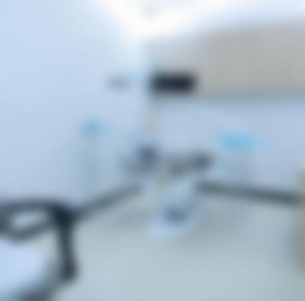 二、泉州众乘口腔门诊部医生团队，打造专精诊疗服务