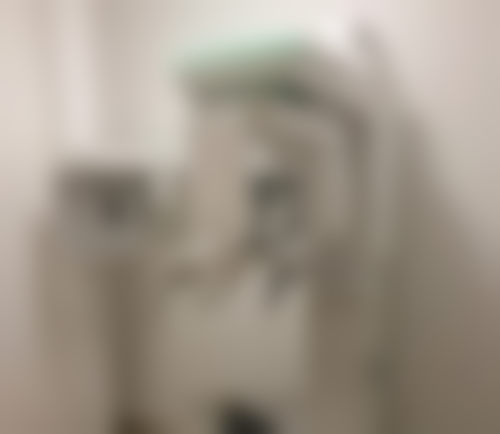 二、上海登特口腔门诊部医生团队，打造专精诊疗服务