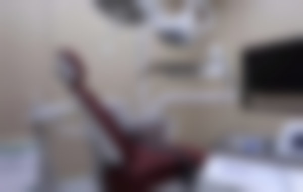 二、成都军美口腔门诊部医生团队，打造专精诊疗服务