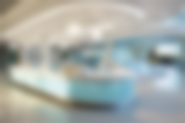 二、三亚微笑口腔(大东海分院)医生团队，打造专精诊疗服务