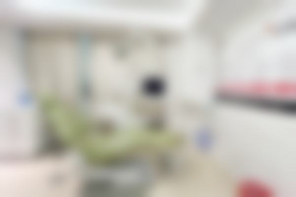 被牙病困扰多年，我在柏德重拾自信笑容
